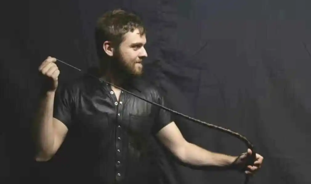 西檬之家ds关系的新手指南:如何建立健康的支配与臣服动态? 一